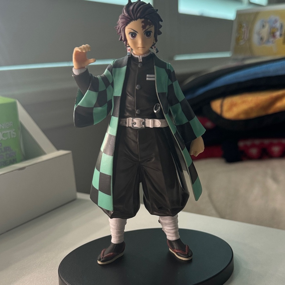 Tanjiro figurine (demon slayer)